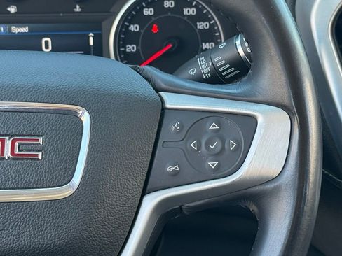 Used 2020 GMC Acadia SLE image 17