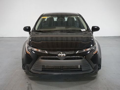 Certified 2024 Toyota Corolla LE image 2