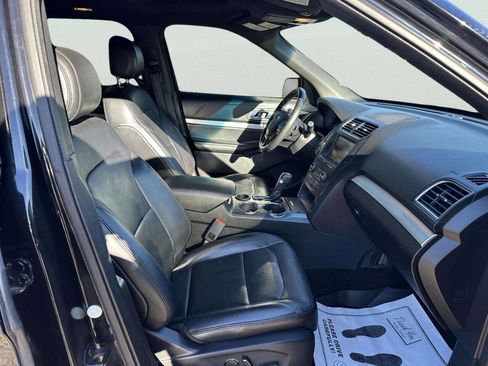 Used 2016 Ford Explorer XLT w/ Equipment Group 202A image 17