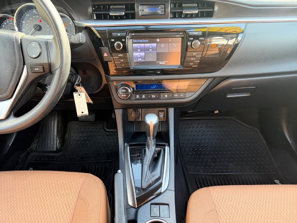Used 2014 Toyota Corolla LE FWD image 15