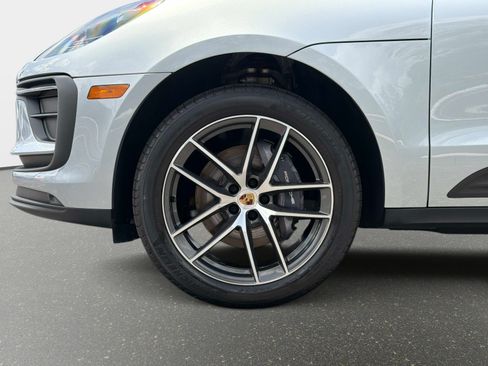 Used 2024 Porsche Macan AWD/4WD image 8