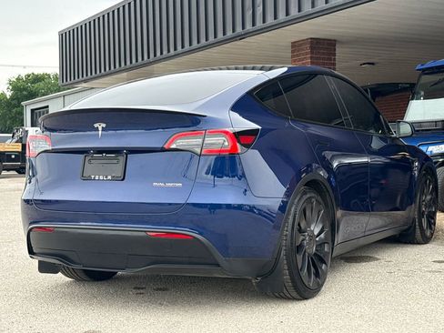 Used 2023 Tesla Model Y Performance AWD/4WD image 9