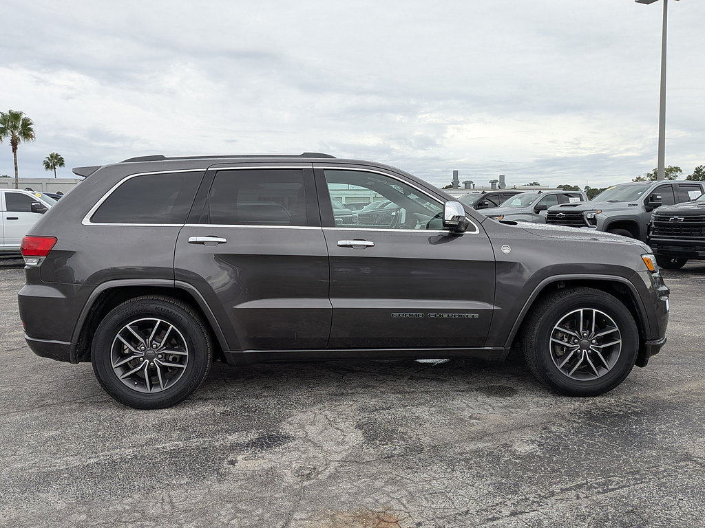 Used 2019 Jeep Grand Cherokee Overland AWD/4WD image 7