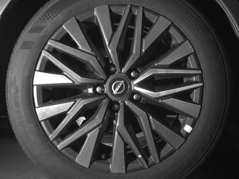 Used 2025 Nissan Altima 2.5 SV image 15