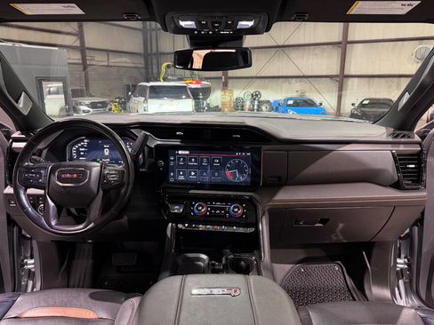 Used 2024 GMC Sierra 2500 AT4 w/ AT4 Preferred Package AWD/4WD image 29