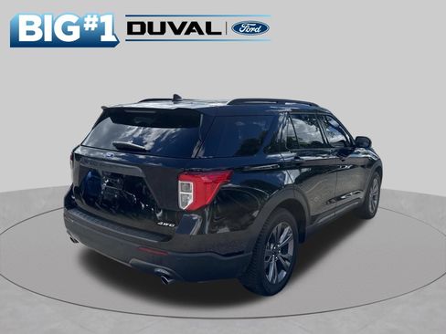 Used 2022 Ford Explorer XLT w/ Equipment Group 202A AWD/4WD image 2