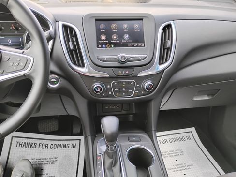 Used 2023 Chevrolet Equinox LT FWD image 8
