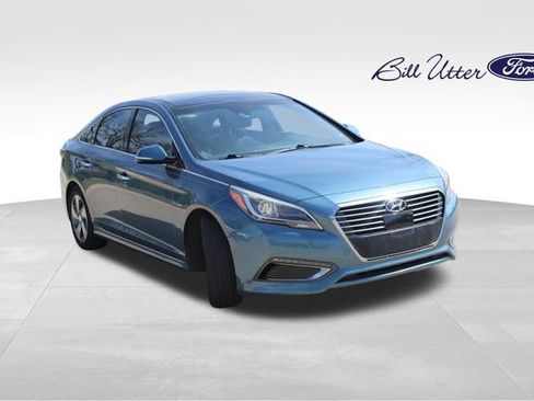 Used 2016 Hyundai Sonata Limited w/ Option Group 02 image 3