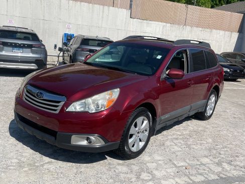 Used 2011 Subaru Outback 2.5i Premium AWD/4WD image 1