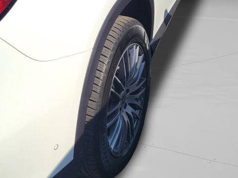 Certified 2025 Mercedes-Benz GLC 300 image 29