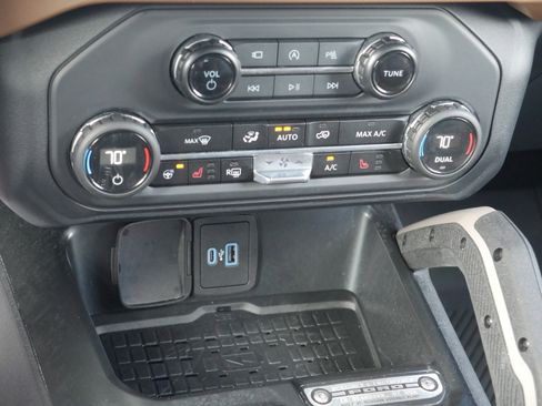 Certified 2024 Ford Bronco Outer Banks AWD/4WD image 16