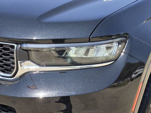 Used 2023 Jeep Grand Cherokee L Laredo RWD image 5