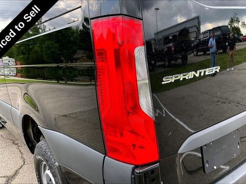 Used 2024 Mercedes-Benz Sprinter 2500 image 27