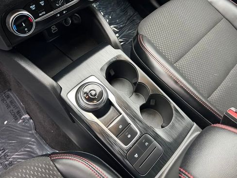 Used 2025 Ford Escape ST-Line image 19