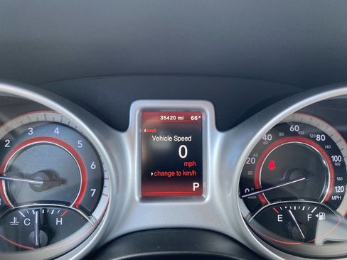 Used 2019 Dodge Journey SE FWD image 32