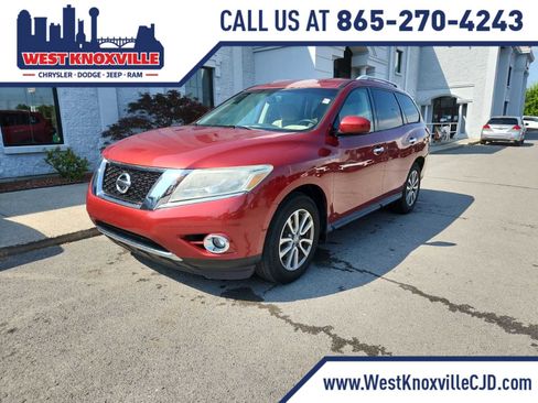 Used 2016 Nissan Pathfinder SV w/ Cargo Package FWD image 1