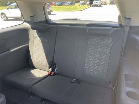 Used 2014 GMC Acadia SLE FWD image 12