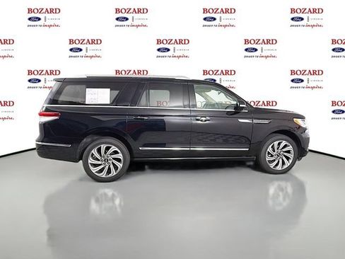 Certified 2023 Lincoln Navigator L Reserve RWD image 9
