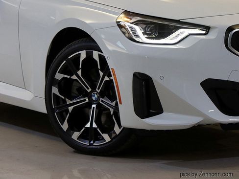 Used 2025 BMW 230i xDrive Coupe w/ Premium Package image 5