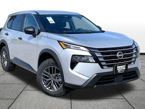 Used 2024 Nissan Rogue S FWD image 2