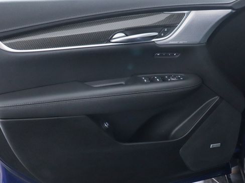 Used 2023 Cadillac XT5 Sportv image 11