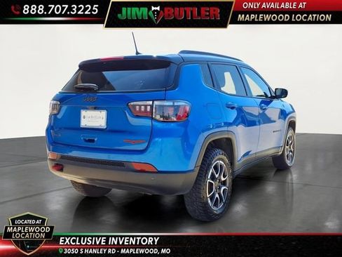 Used 2025 Jeep Compass Trailhawk AWD/4WD image 4