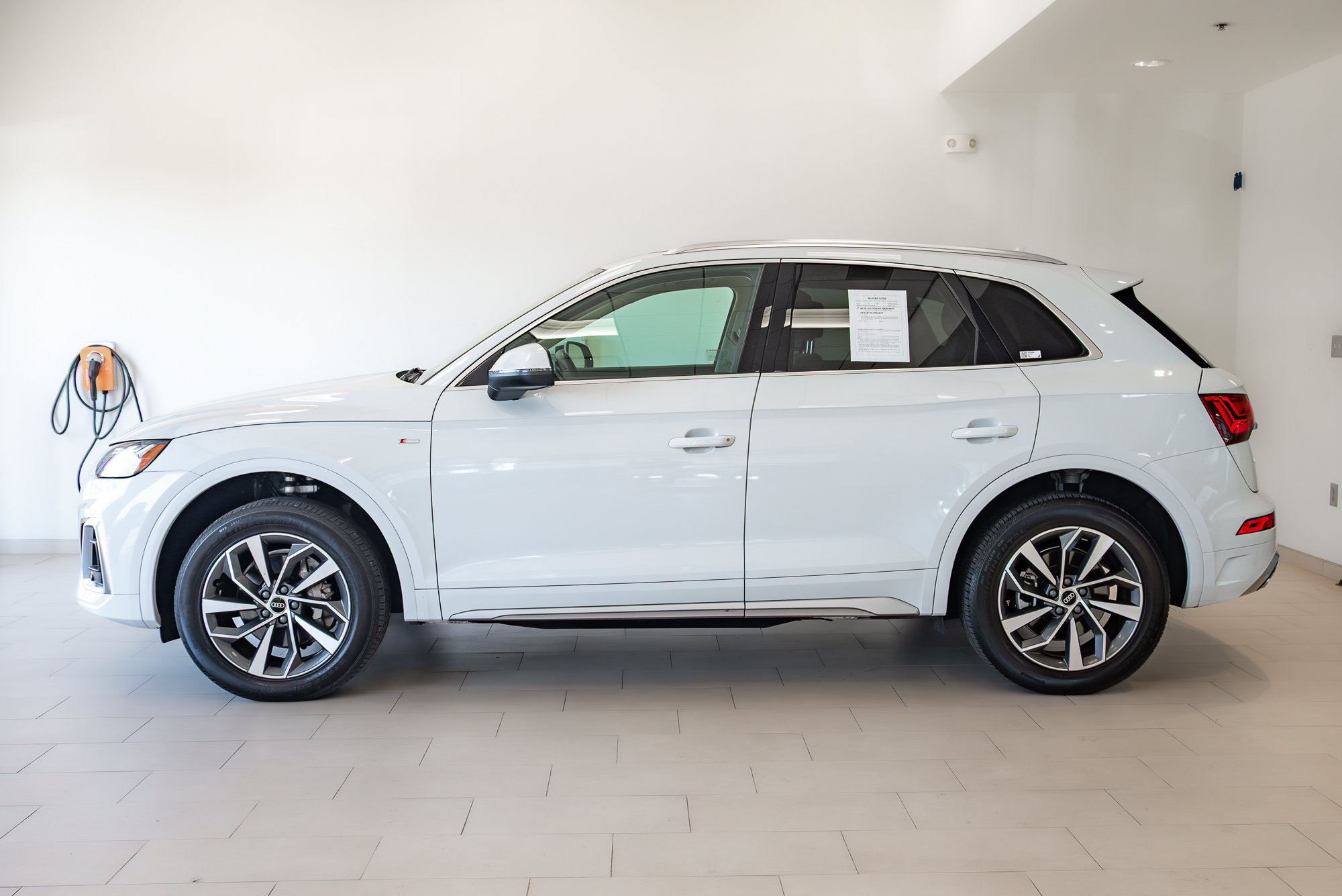 Used 2023 Audi Q5 2.0T Premium w/ Convenience Package AWD/4WD image 30