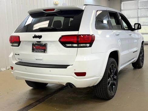 Used 2021 Jeep Grand Cherokee Laredo X AWD/4WD image 5