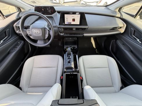 Used 2024 Toyota Prius XLE image 17