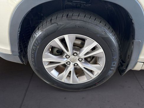 Used 2015 Toyota Highlander XLE FWD image 14