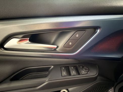 New 2026 Chevrolet Equinox EV LT image 15