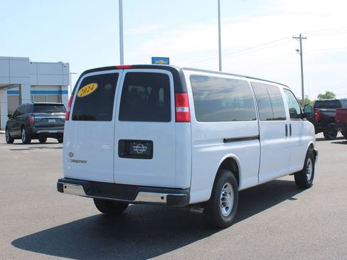 Used 2024 Chevrolet Express 3500 LT w/ LT Preferred Equipment Group RWD image 9