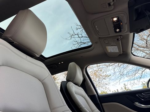 Used 2025 Lincoln Corsair Premiere w/ Equipment Group 101A image 16