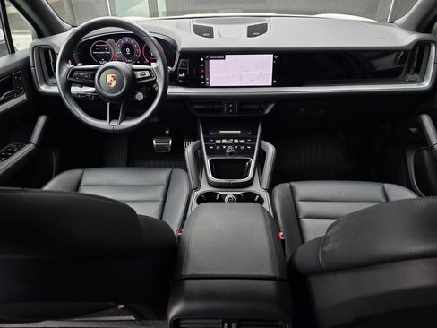 Certified 2024 Porsche Cayenne S AWD/4WD image 17