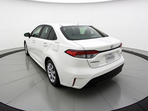 Used 2025 Toyota Corolla LE image 5