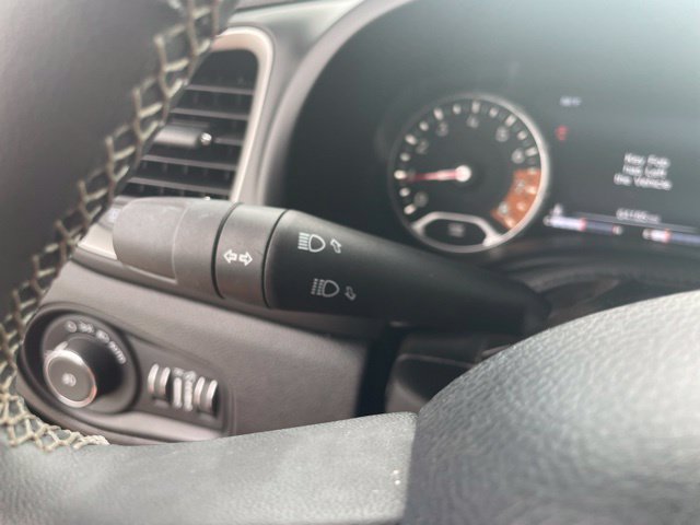 Used 2021 Jeep Renegade Latitude AWD/4WD image 30