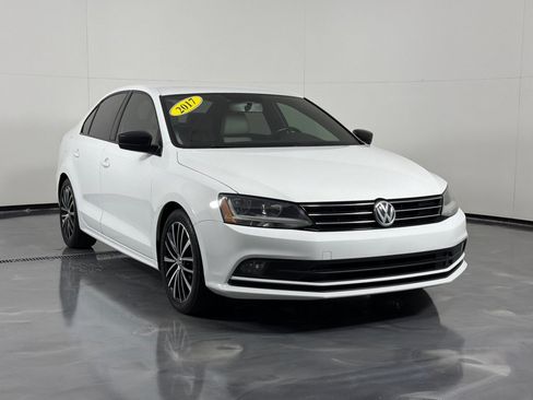 Used 2017 Volkswagen Jetta Sport FWD image 3