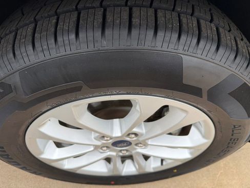 Used 2020 Ford Escape SE FWD image 12