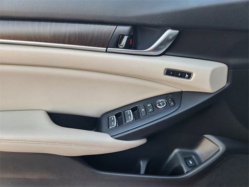 Certified 2019 Honda Accord Touring image 29