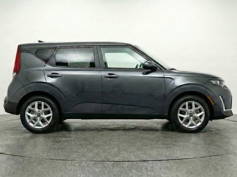 Used 2025 Kia Soul LX w/ LX Technology Package image 11
