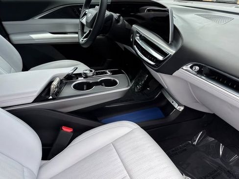 Used 2024 Cadillac Lyriq Sport RWD image 19