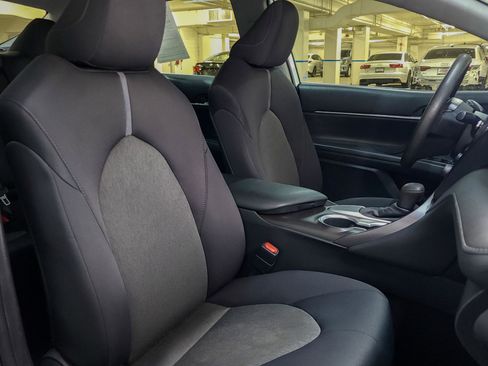 Used 2021 Toyota Camry LE image 45