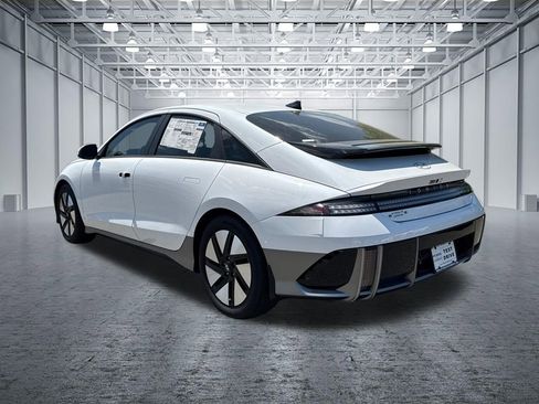 New 2025 Hyundai Ioniq 6 SEL RWD image 5