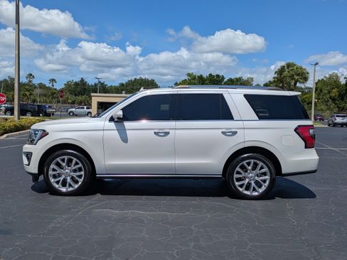 Used 2019 Ford Expedition Limited w/ Equipment Group 302A AWD/4WD image 3