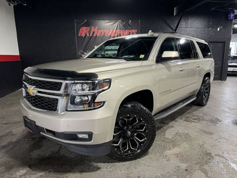 Used 2016 Chevrolet Suburban LT w/ Luxury Package image 1