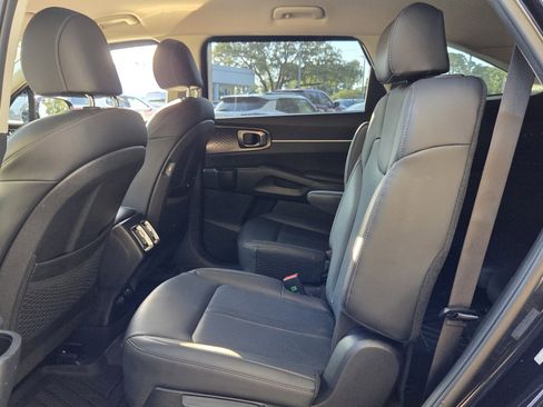 Used 2024 Kia Sorento EX AWD/4WD image 13