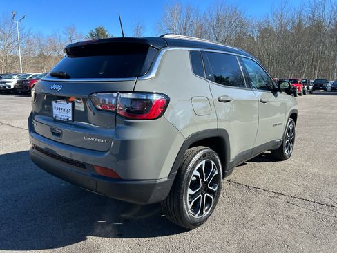 Used 2024 Jeep Compass Limited image 5