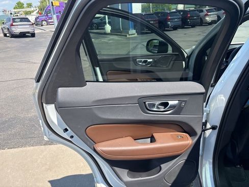 Certified 2024 Volvo XC60 T8 Plus w/ Protection Package Premier AWD/4WD image 28
