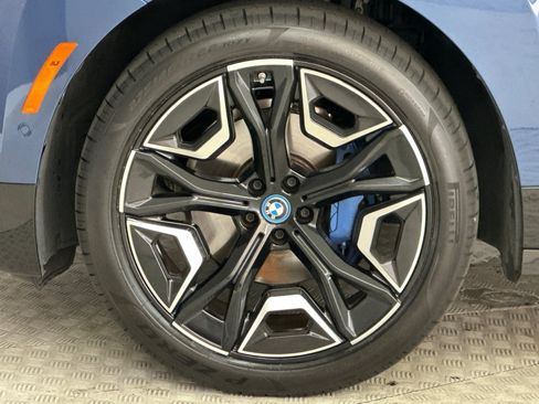 Used 2024 BMW iX xDrive50 w/ Sport Package AWD/4WD image 12