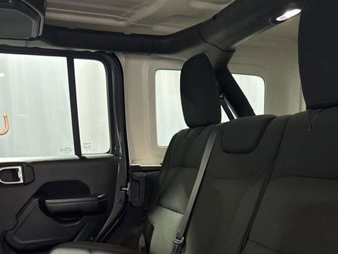 Used 2019 Jeep Wrangler Unlimited Sport S image 19